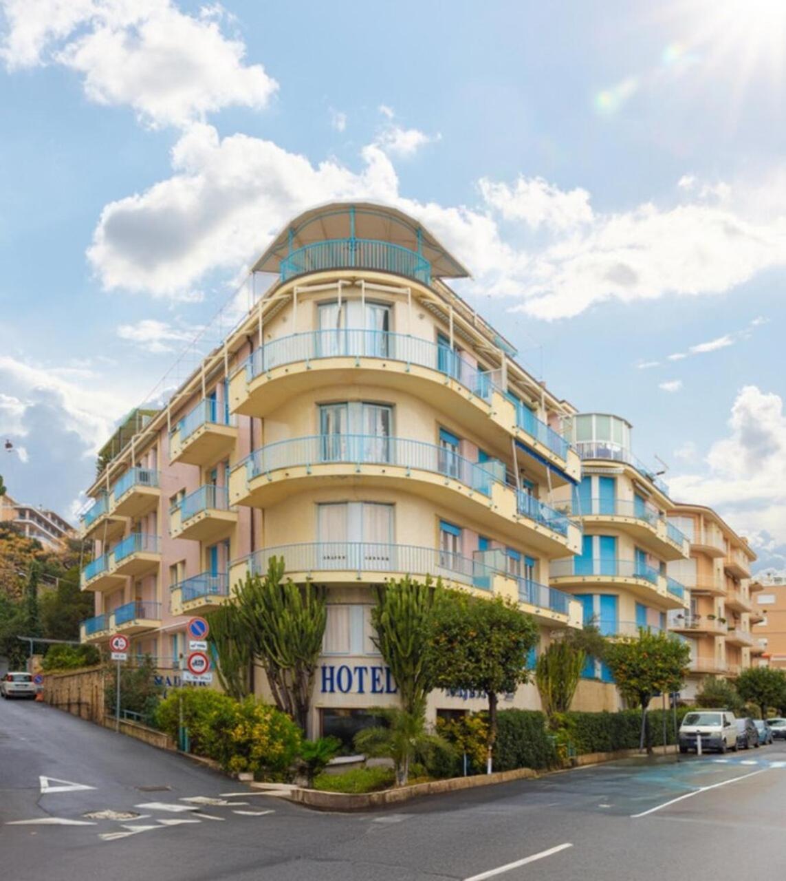 Hotel Majestic Alassio Exterior foto