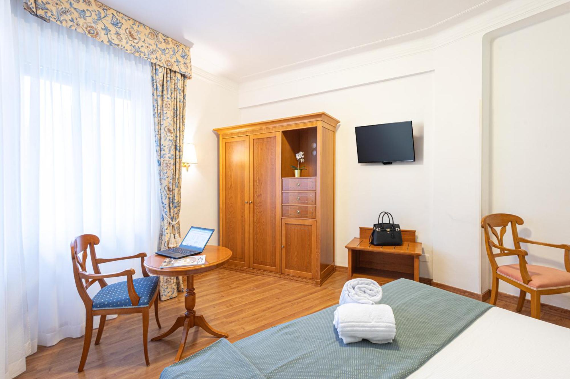 Hotel Majestic Alassio Exterior foto