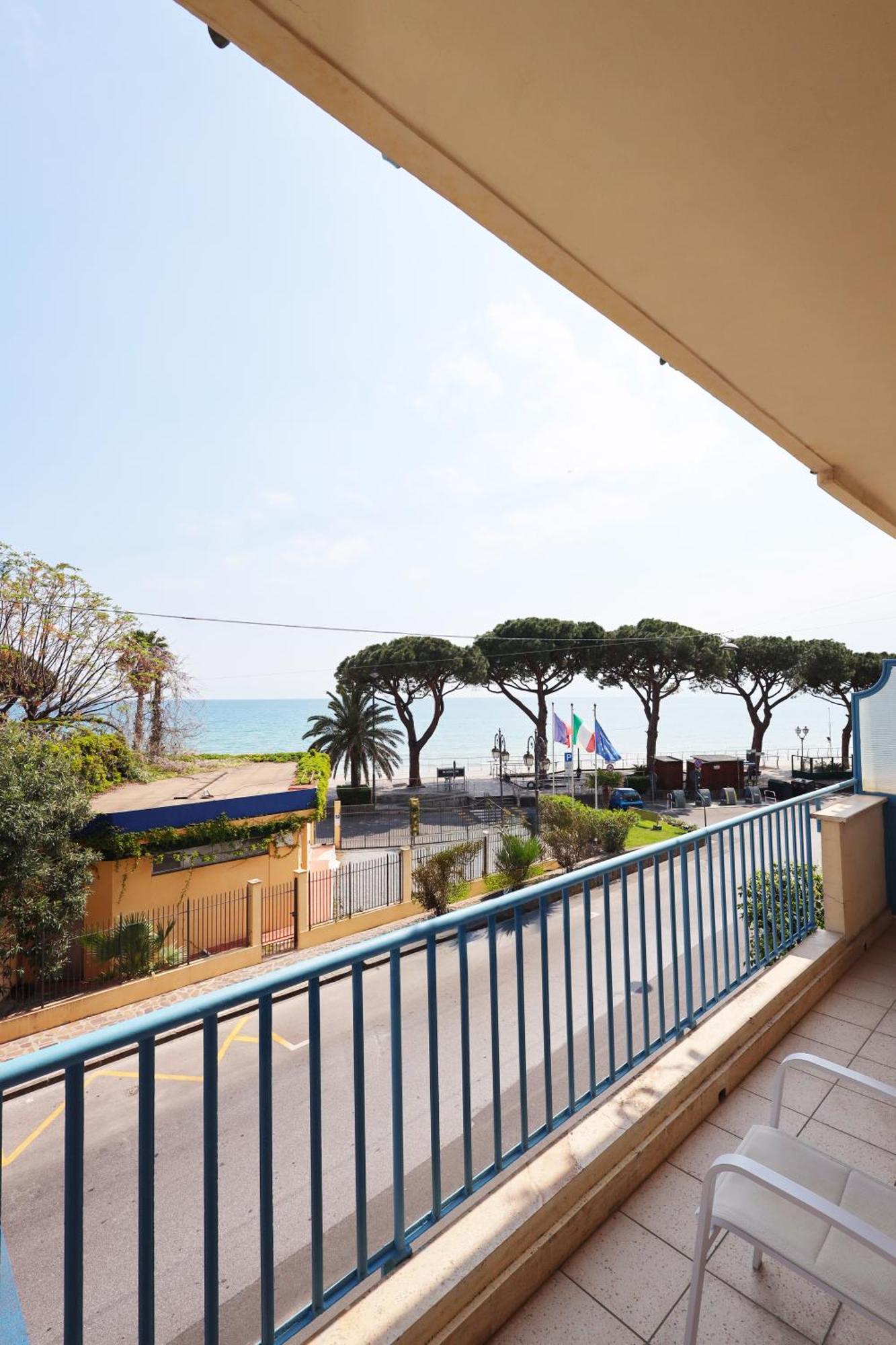Hotel Majestic Alassio Exterior foto